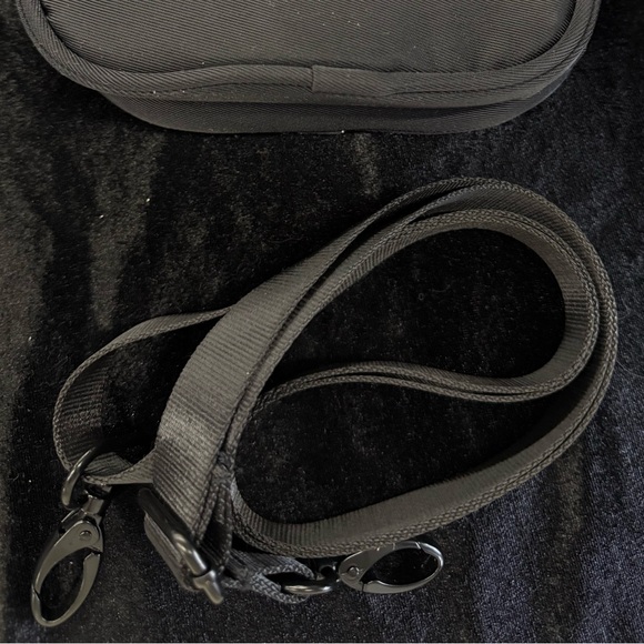 Brixley médium Crossbody sling Bag - Picture 5 of 8